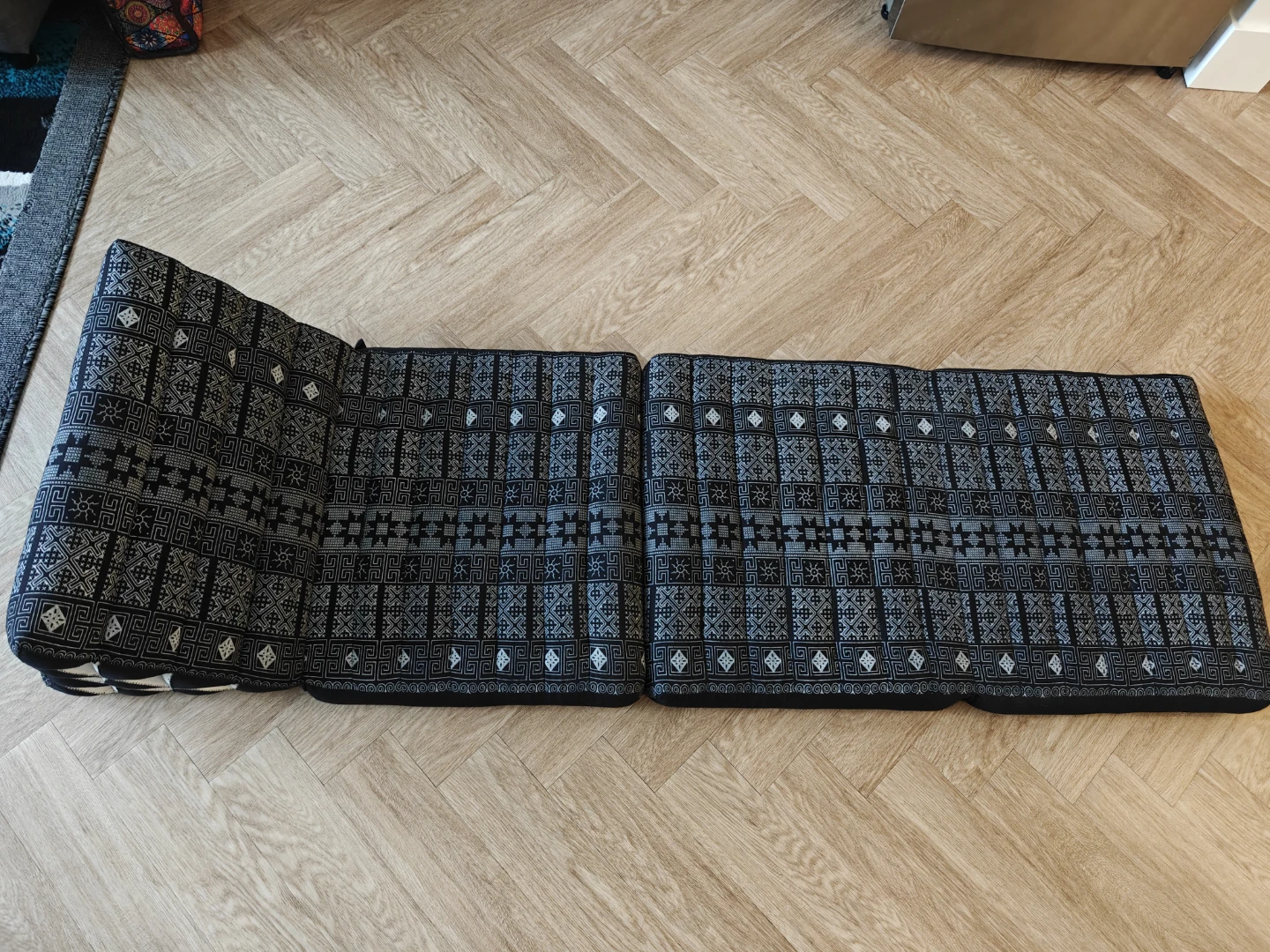 Foldable Triangle Floor Pillow
