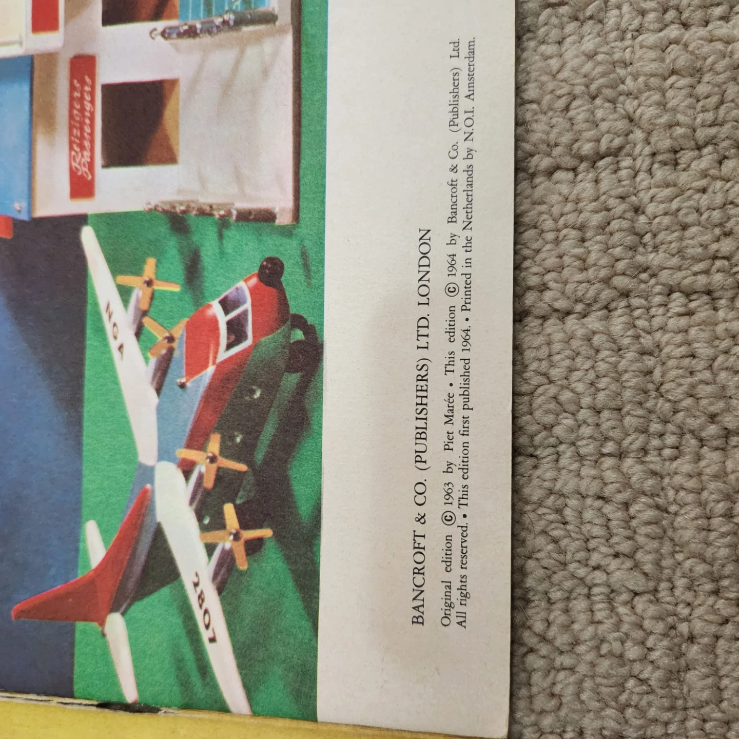 Make Your Own Model Airport Book - photo 4