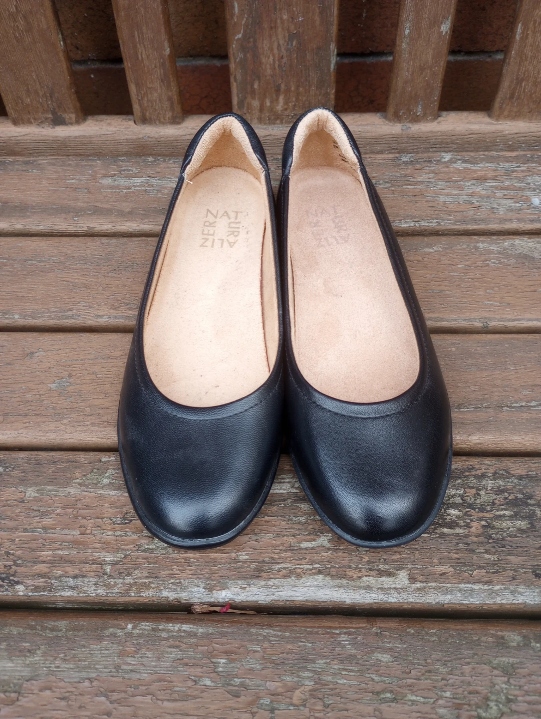 Unworn Naturalizer Leather Flats Size 6 - photo 5
