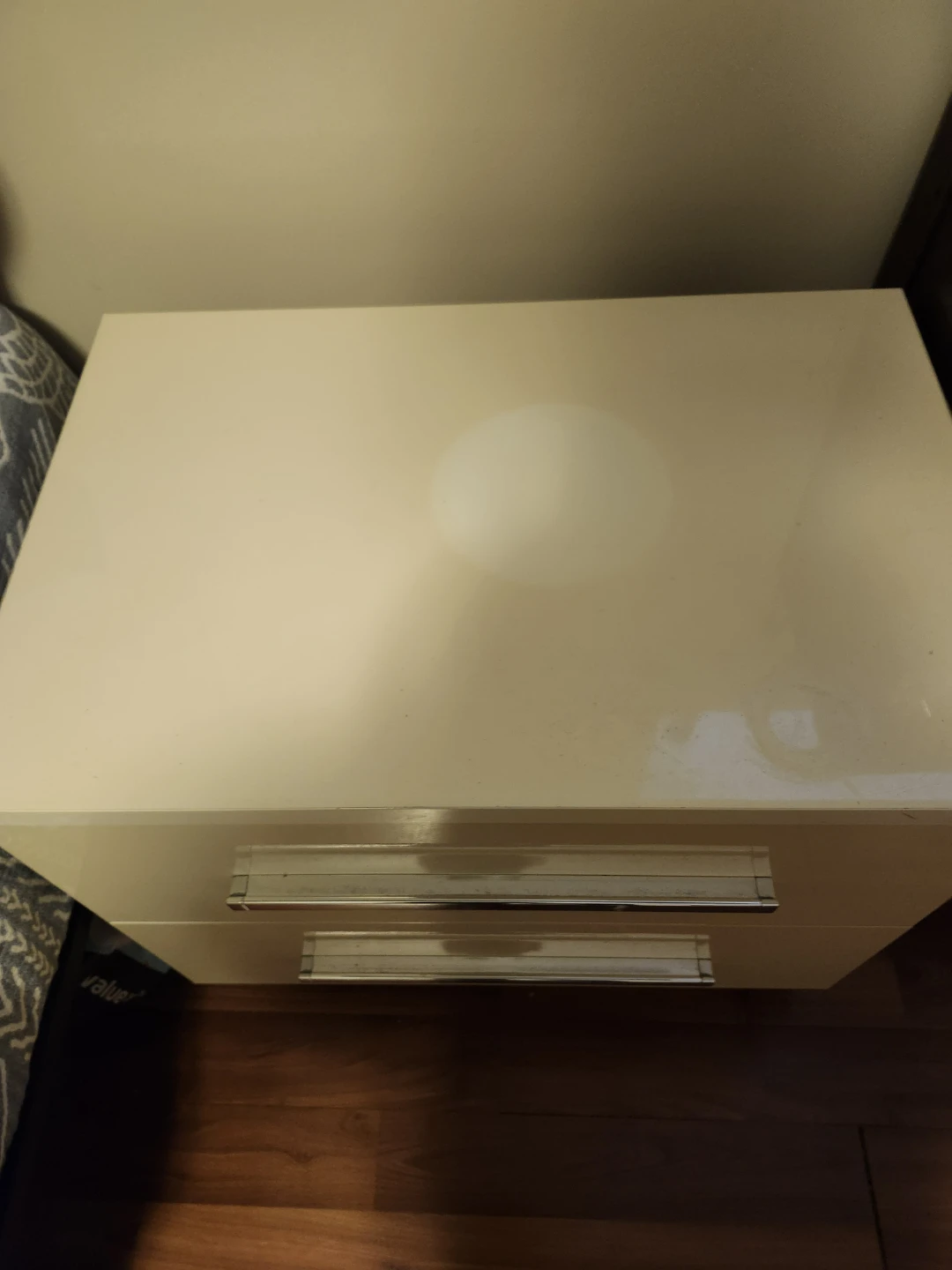 White 3-Drawer Nightstand