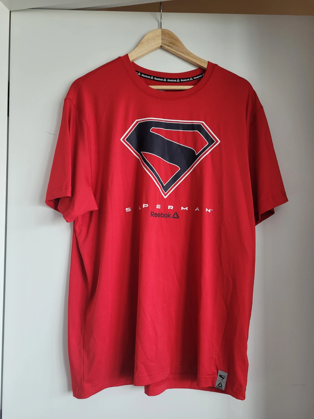 NWT Reebok x Superman Athletic Set  (Shirt L / Shorts M) - photo 2
