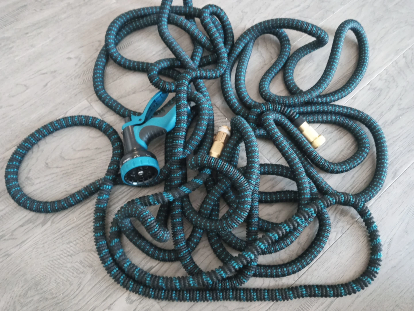 Expandable Garden Hose with Spray Nozzle