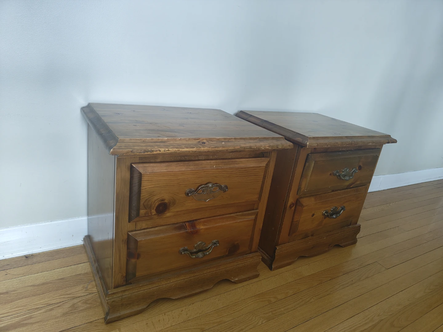 Pair of Wooden Nightstands - photo 2