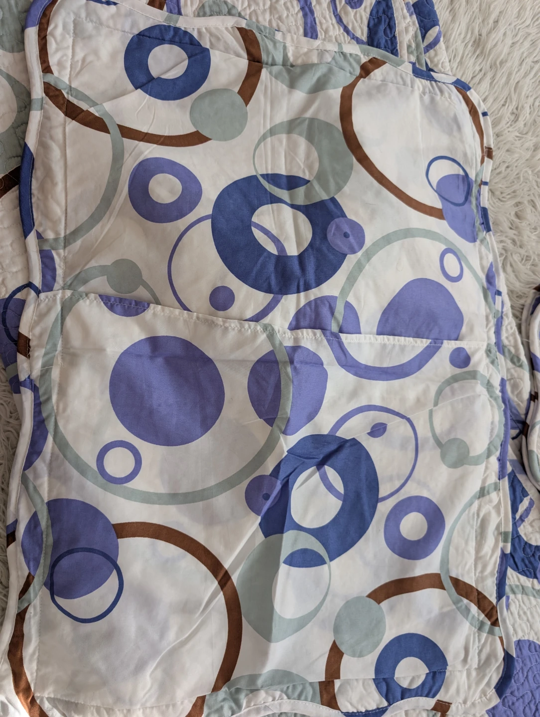 Quilted Throw Blanket with 2 Matching pillowcases - photo 3