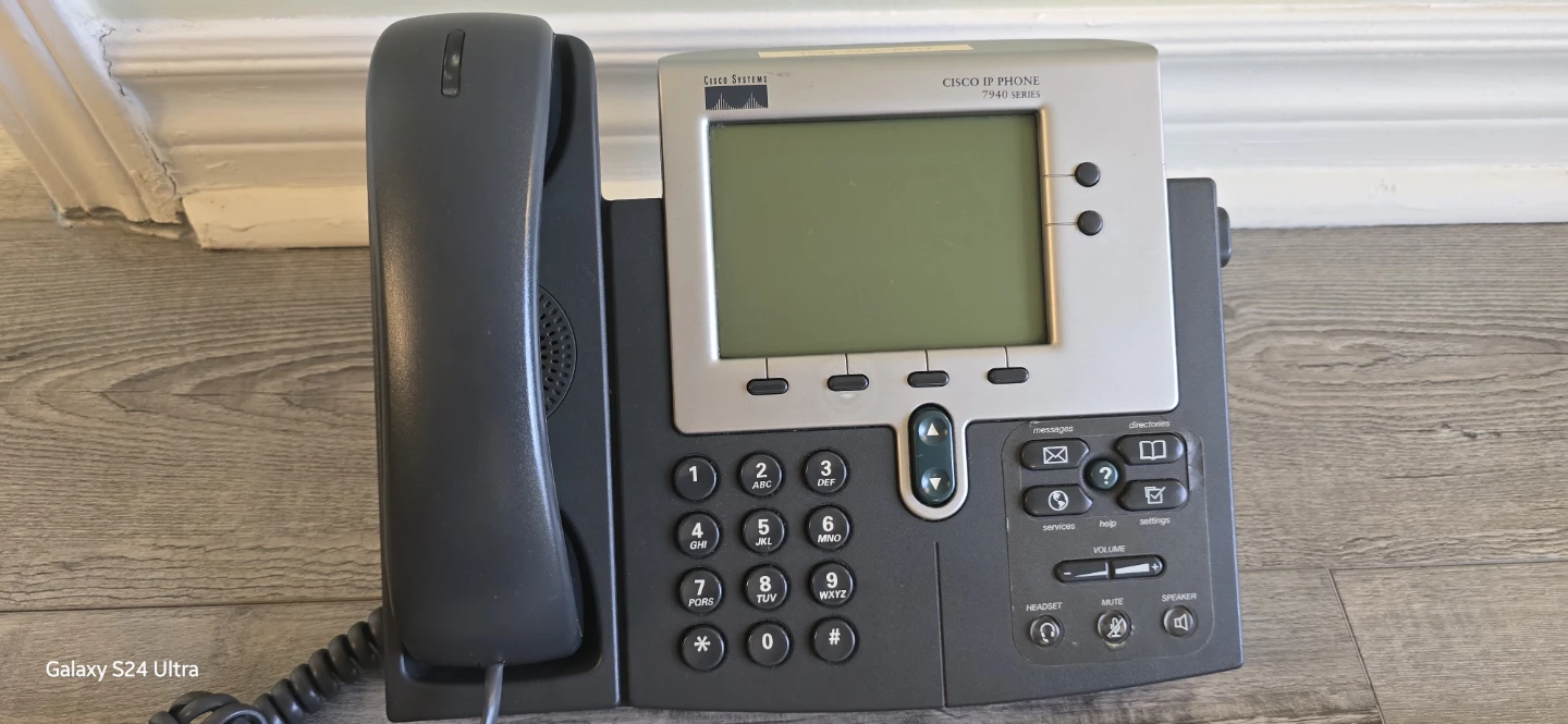 Cisco IP Phone 7940 Series - photo 2