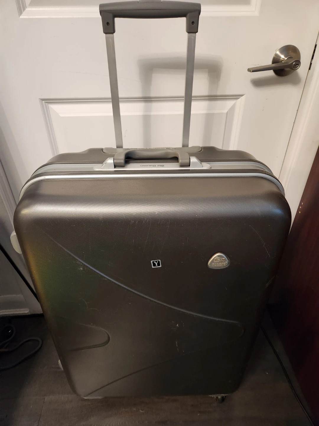 Balano Hard-Shell Rolling Suitcase