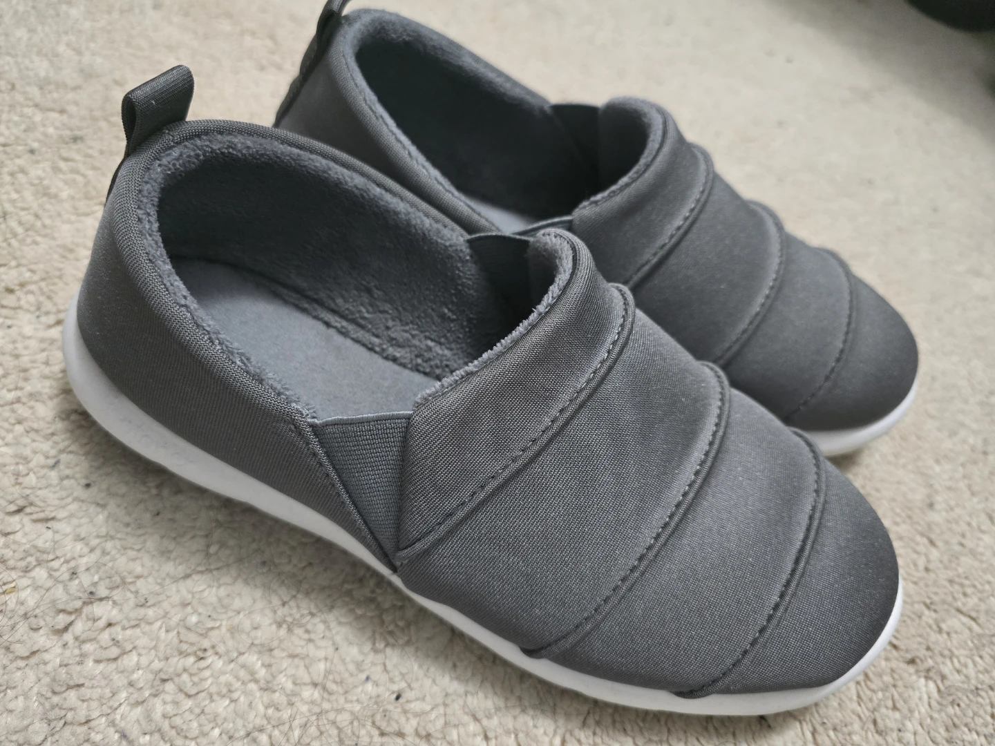 zenz from isotoner Slip-on Shoes  size 8