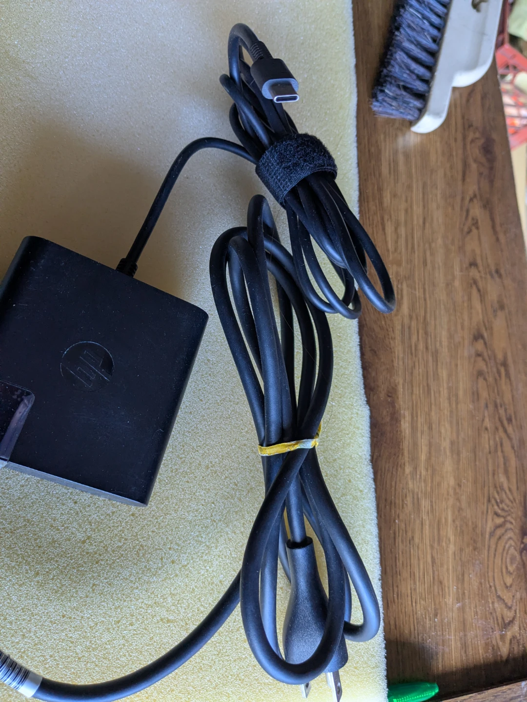 HP 65W Laptop Charger with USB-C Cable - photo 2