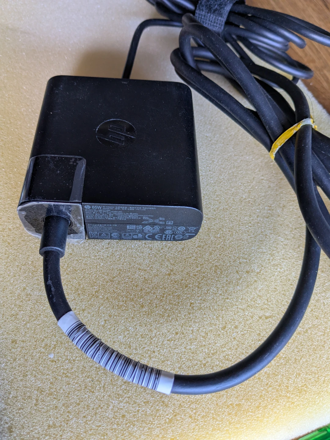 HP 65W Laptop Charger with USB-C Cable - photo 5