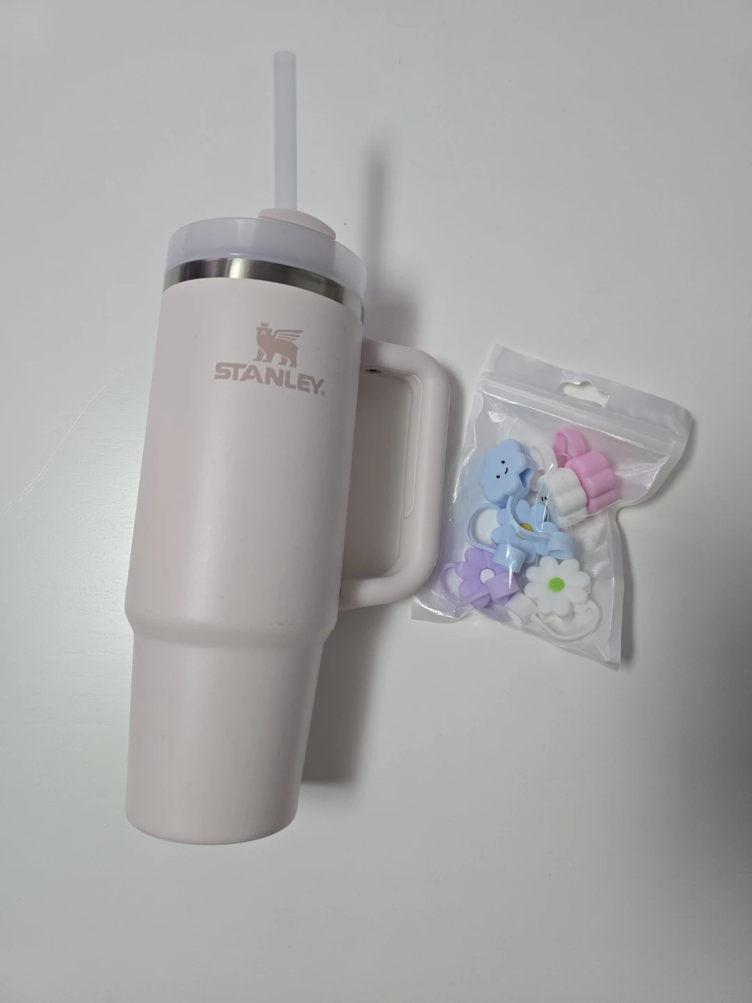 Stanley Quencher H2.0 30 oz - Rose Quartz + Straw Covers x6
