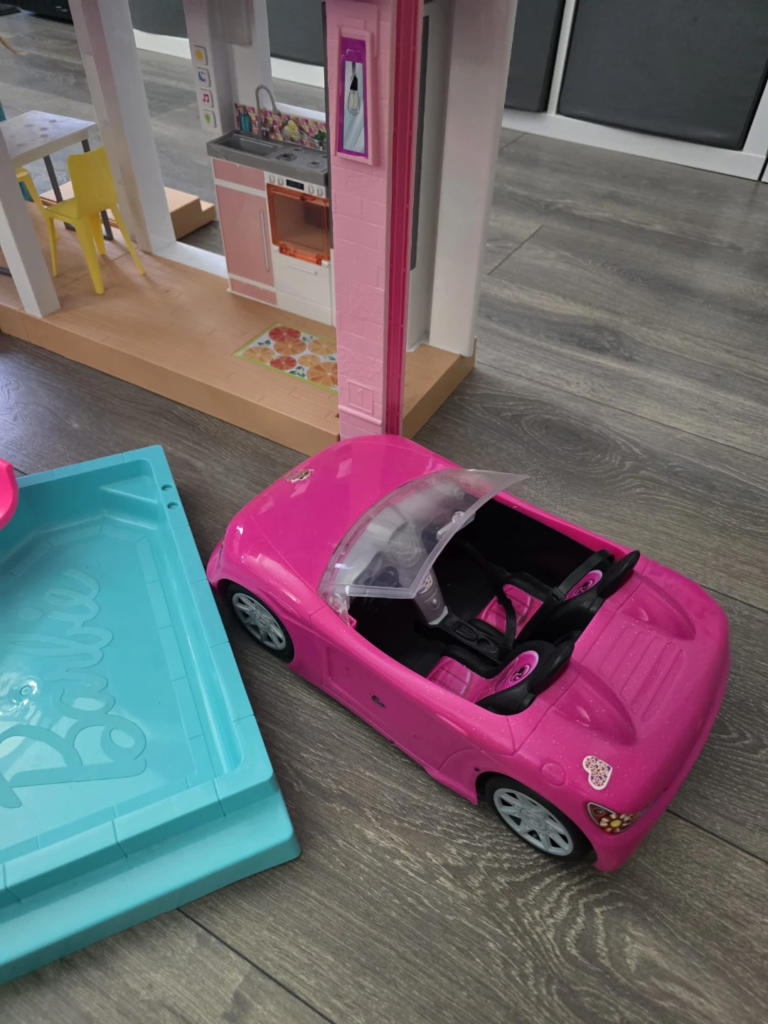Barbie Dreamhouse with Car and Accessories - photo 4