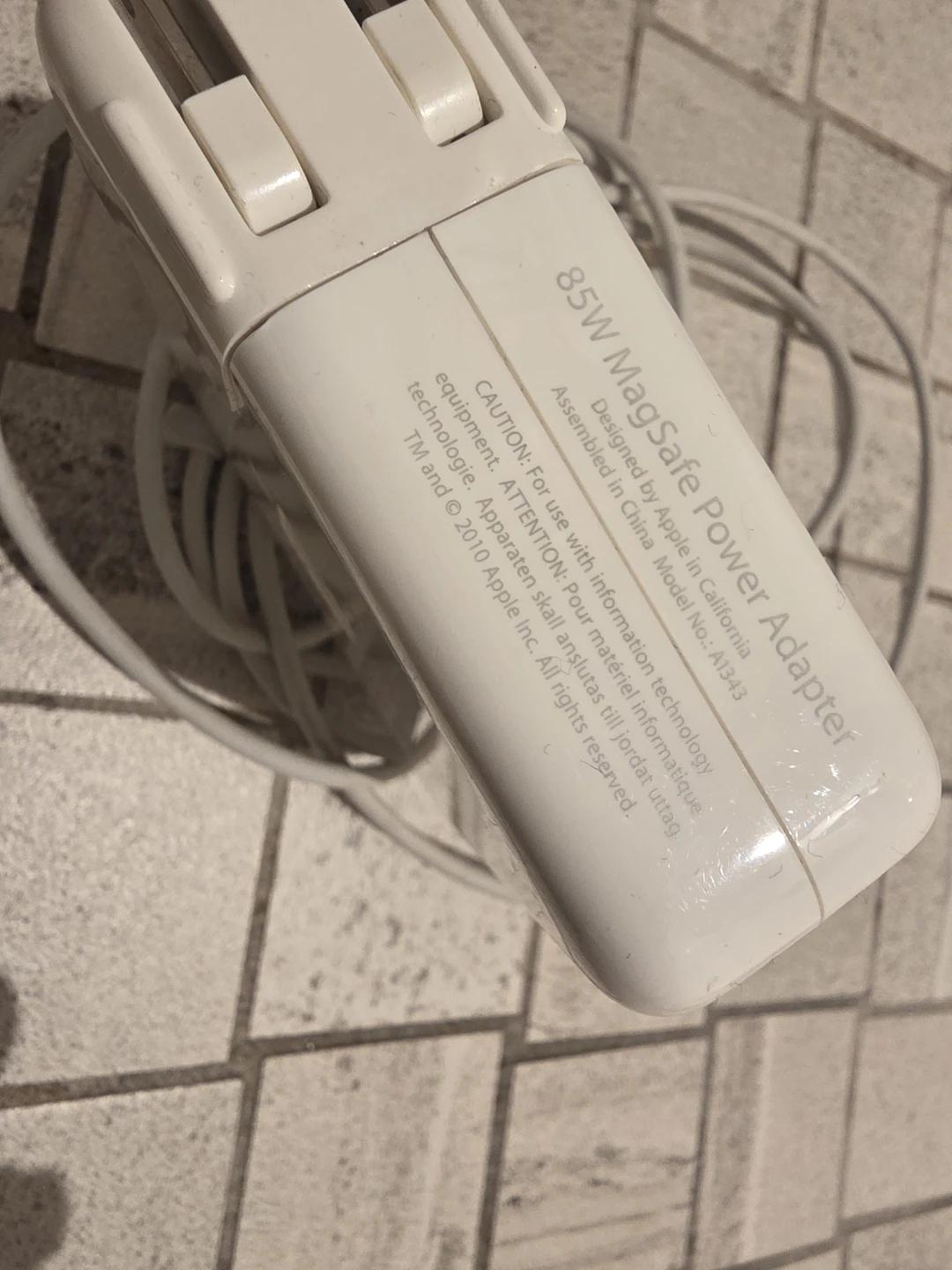 Apple 85W MagSafe Power Adapter A1343 - photo 2