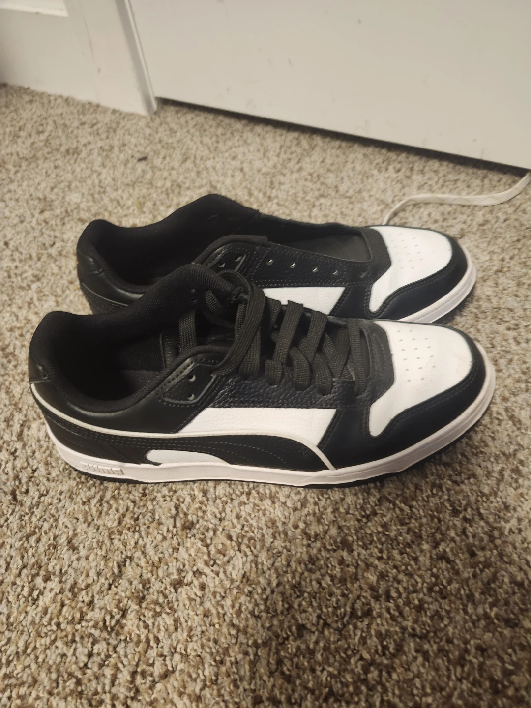 Puma Low-Top Sneakers