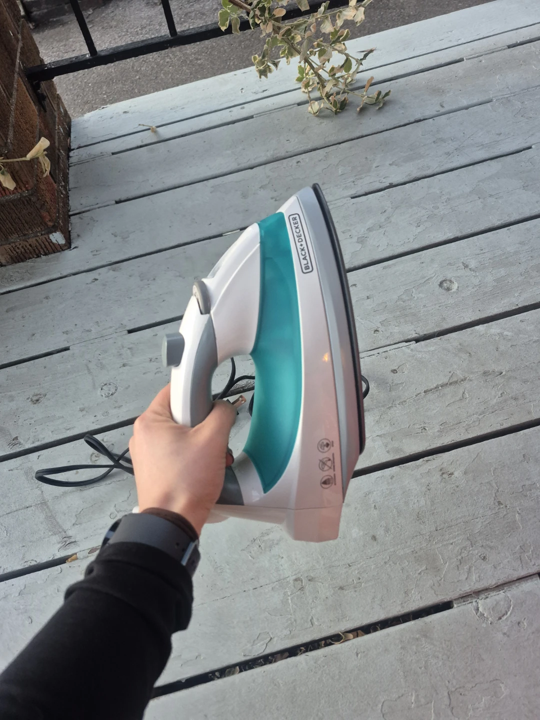 Black + Decker Iron - photo 2