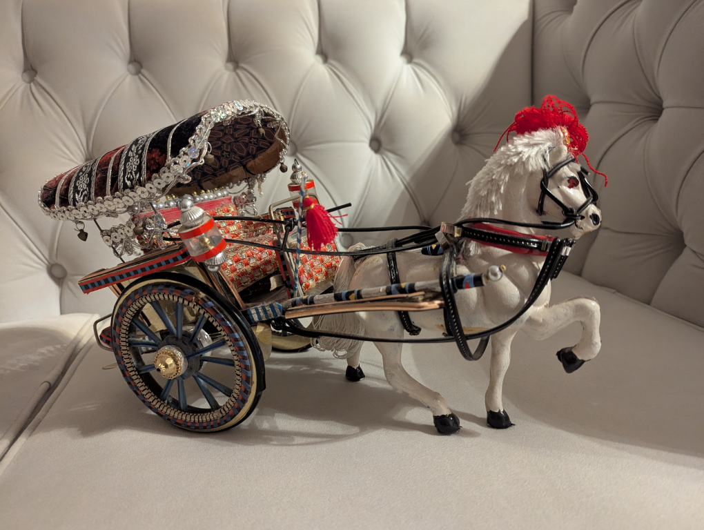 Decorative Horse and Carriage Figurine - photo 4