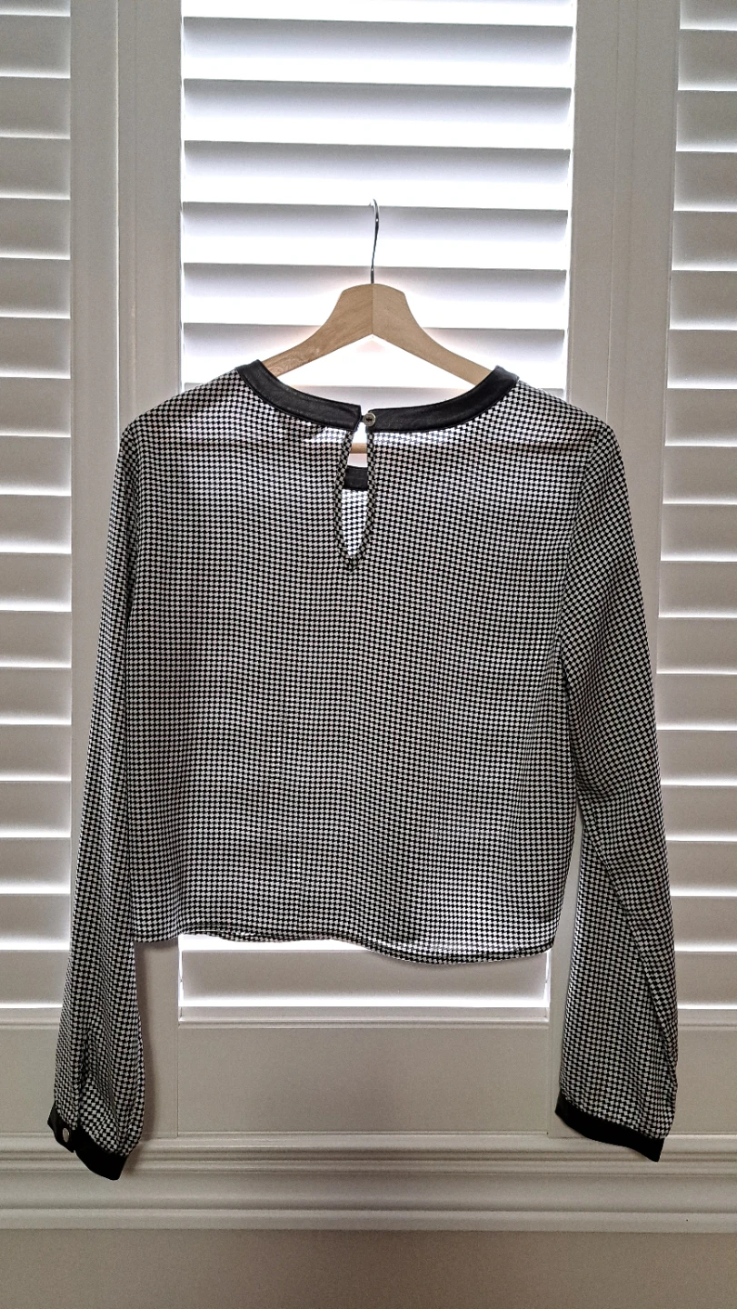 Guess Long Sleeve Houndstooth Top M