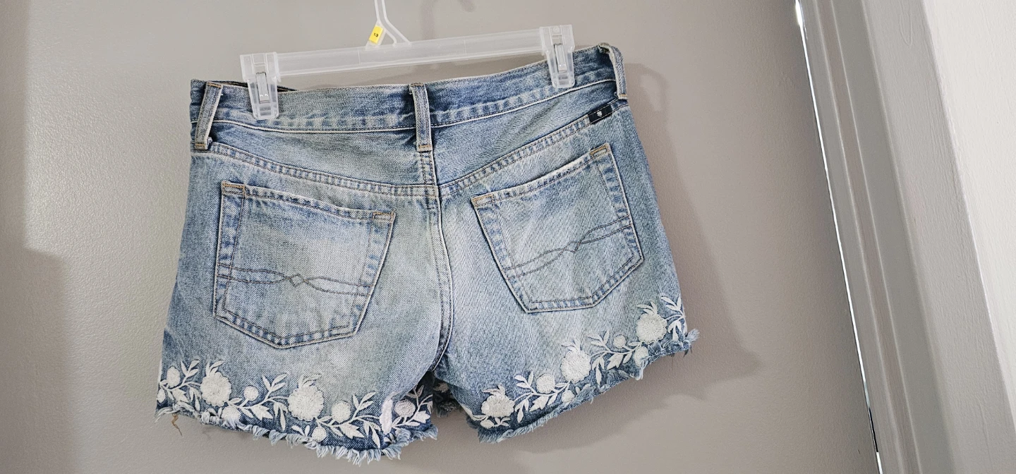 Lucky Brand "The Cut Off" Embroidered Denim Shorts 🌱 - photo 3