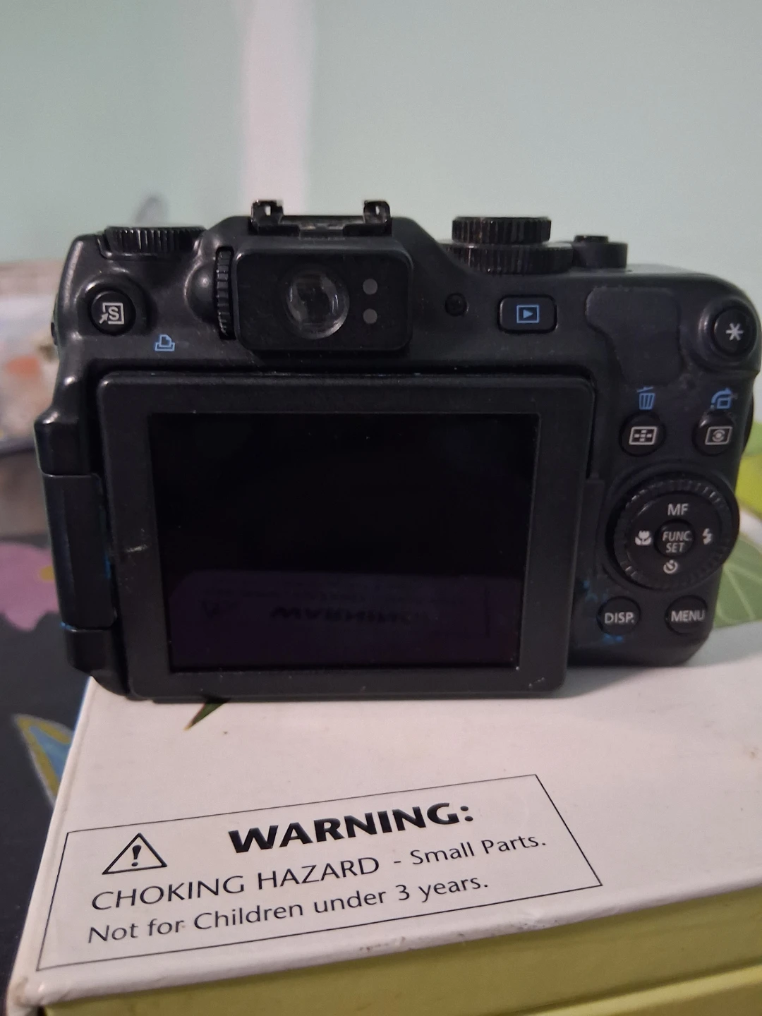 Canon PowerShot G12 Digital Camera (MISSING BATTERY CHARGER) - photo 2