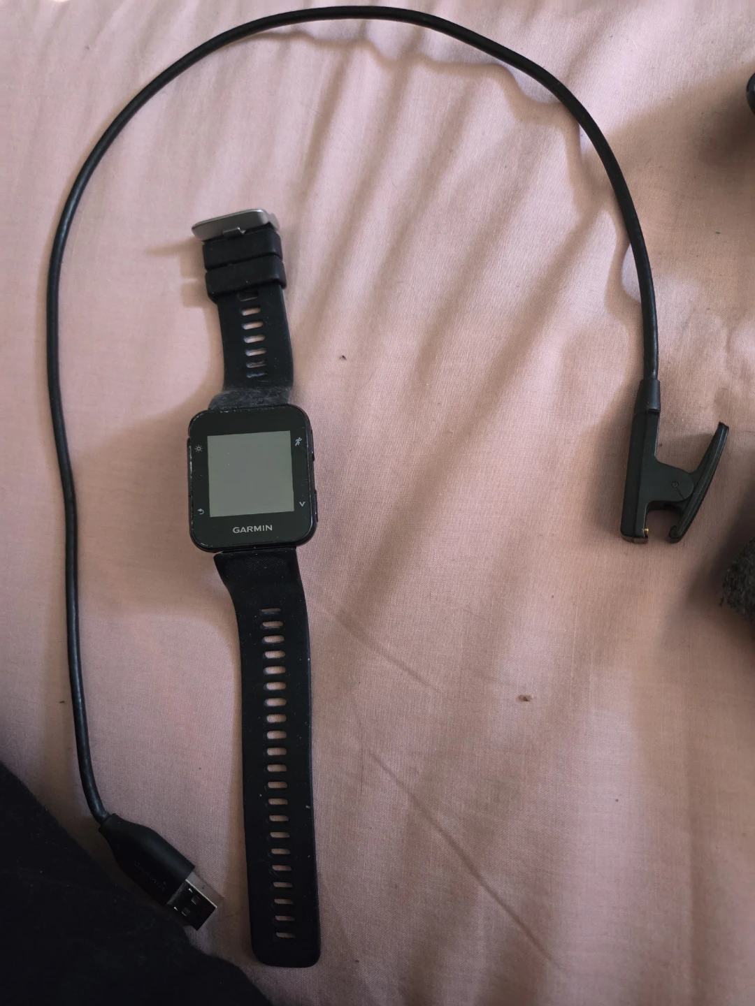 Waterdamaged Garmin Forerunner 35 GPS Watch with Charging Cable