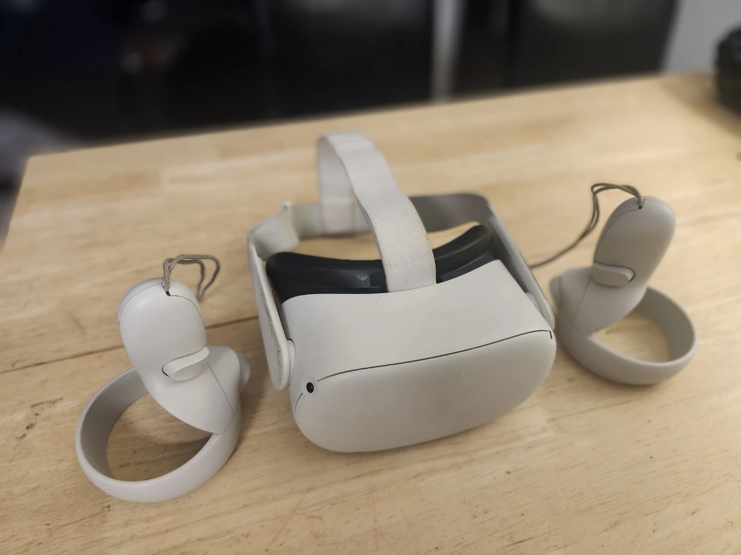 Meta Quest 2 (Oculus Quest 2) VR Headset - photo 3