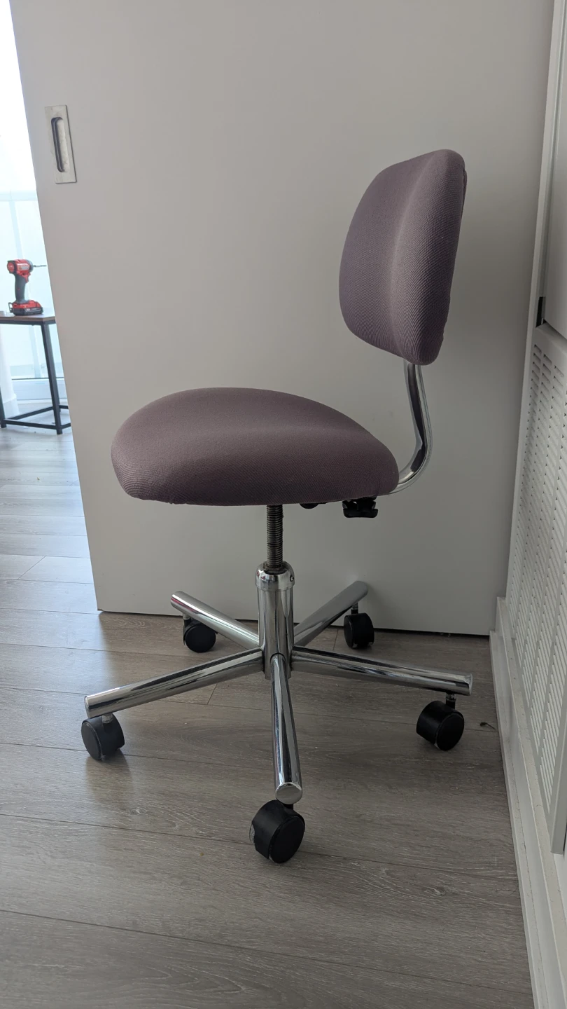Mauve Rolling Office Chair - photo 2