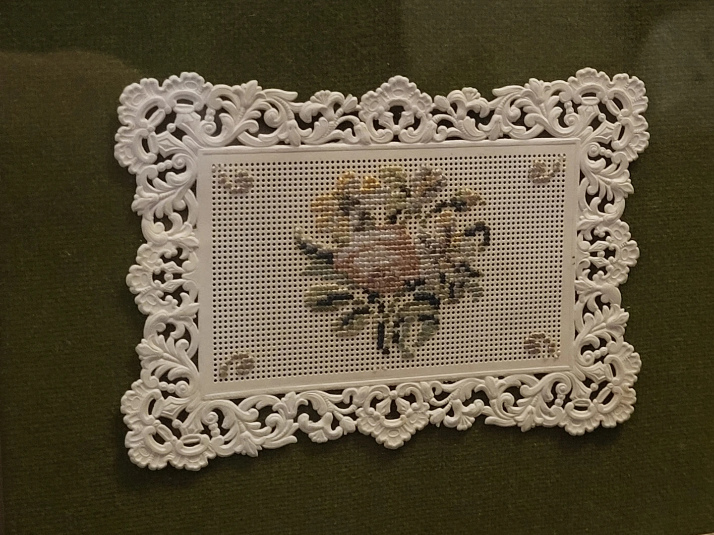 Framed Needlepoint Floral Art - photo 4