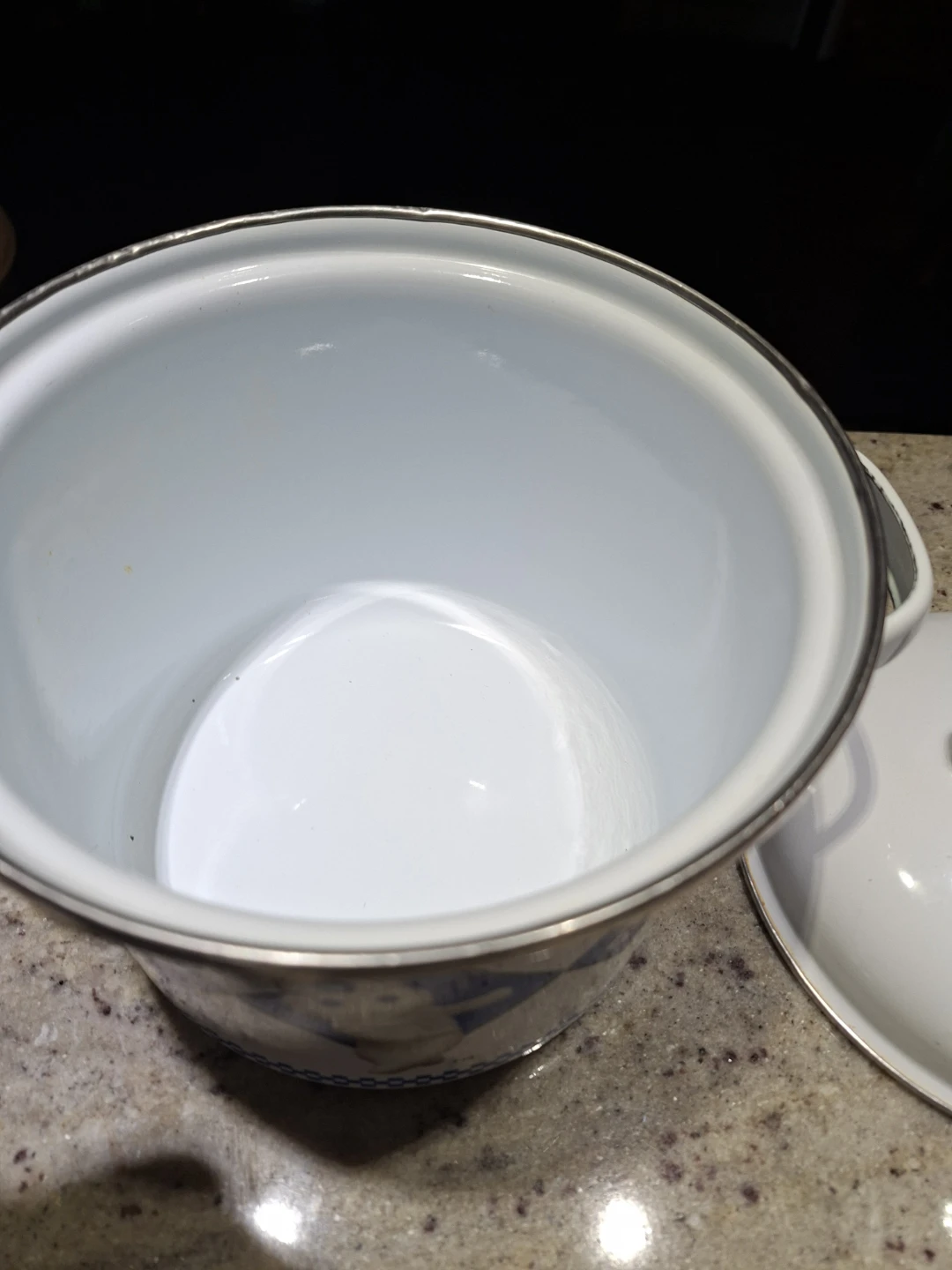 White Enamel Pot with Blue Trim - photo 2