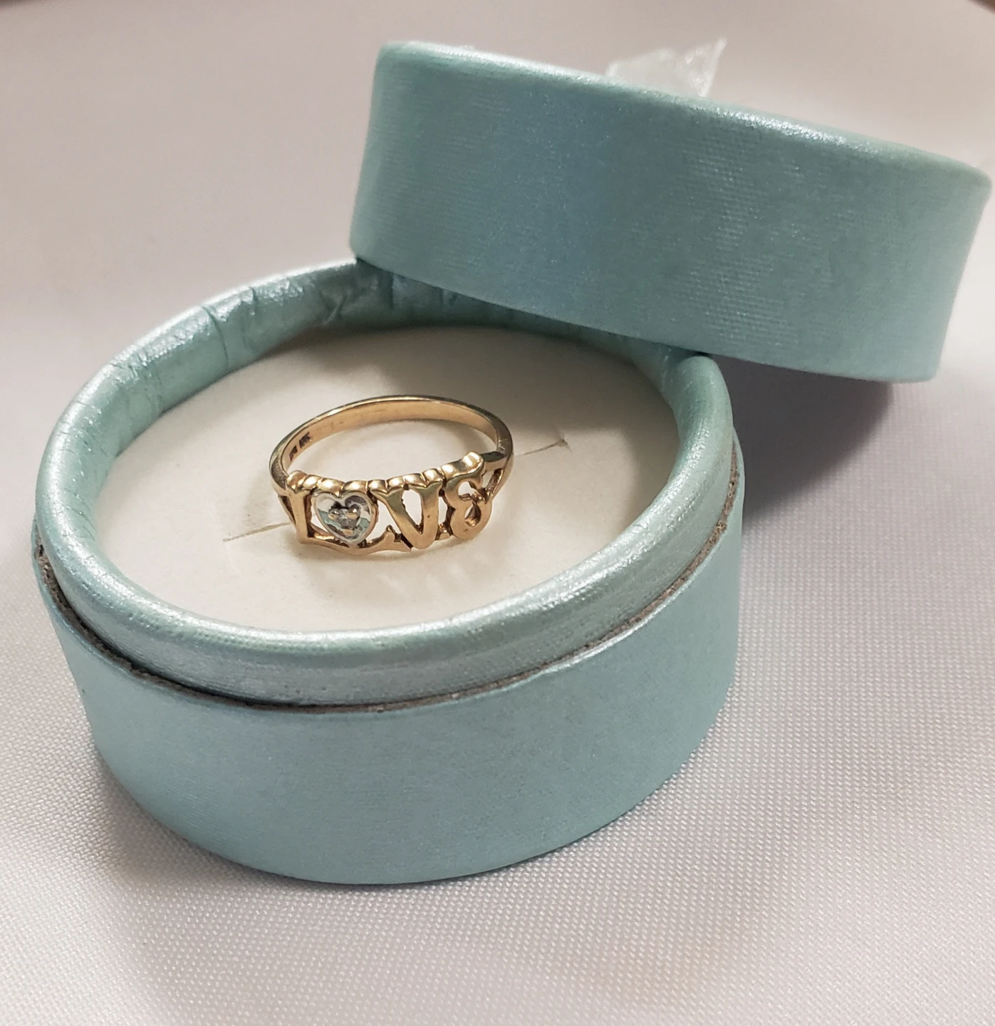 Like new 10K Real Gold Love Ring with Diamonds - photo 2