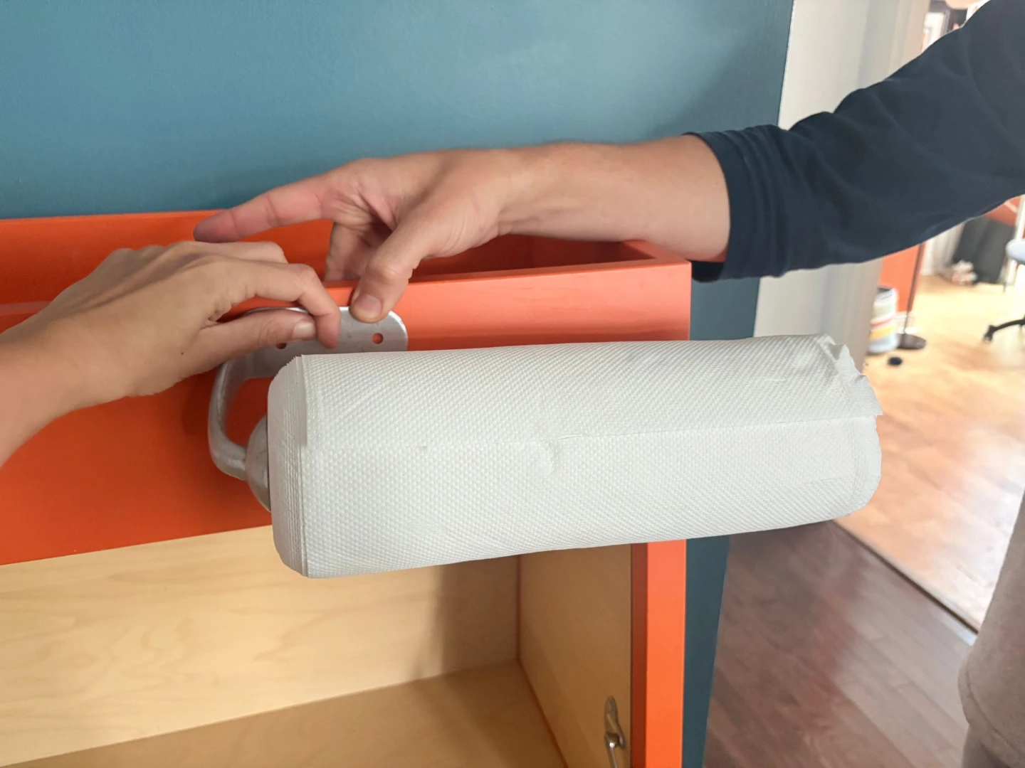 Paper Towel Holder - photo 2
