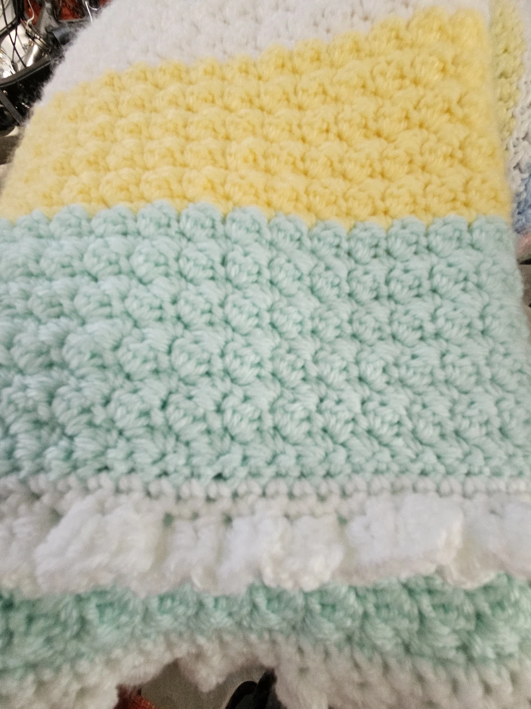 Hand-crocheted baby blanket - photo 2