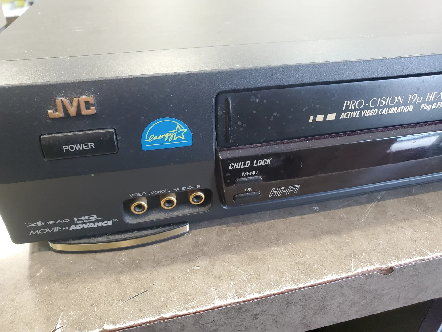 JVC HR-VP673U VHS Hi-Fi VCR Player with Remote - photo 2