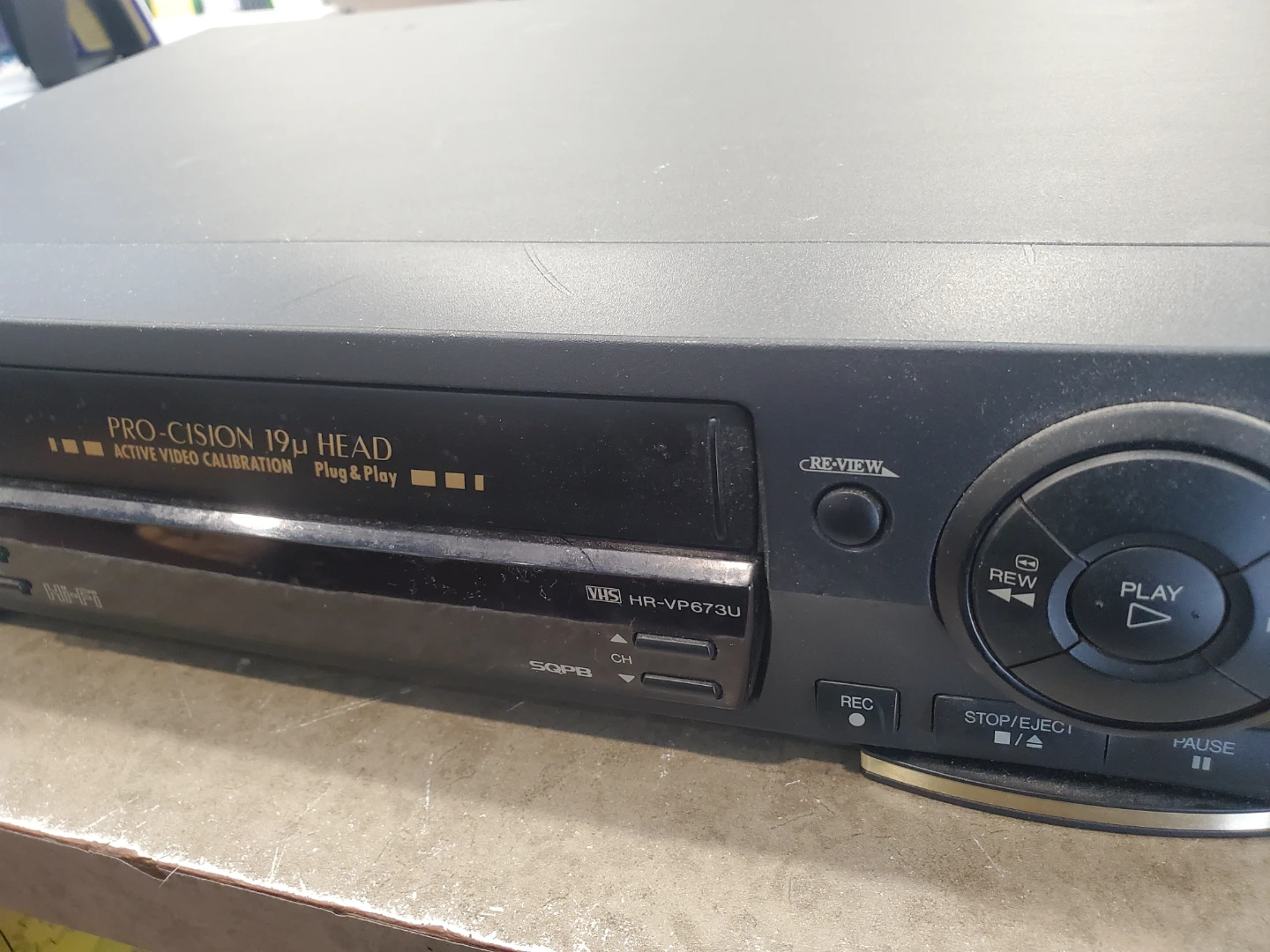 JVC HR-VP673U VHS Hi-Fi VCR Player with Remote - photo 3