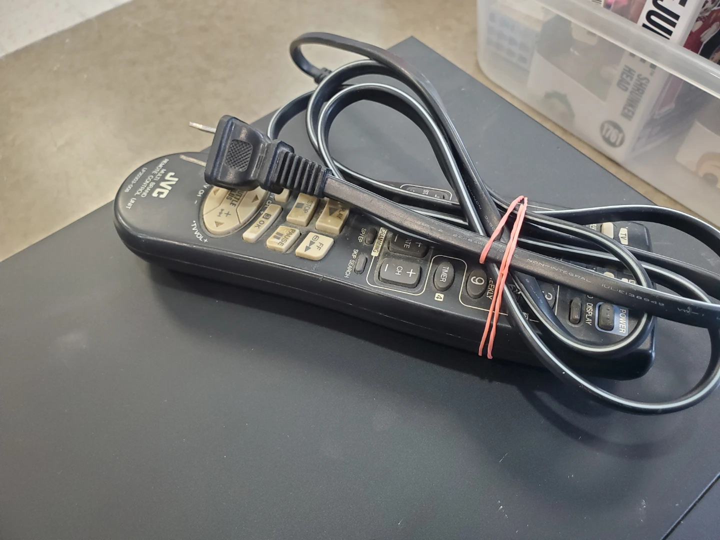 JVC HR-VP673U VHS Hi-Fi VCR Player with Remote - photo 4
