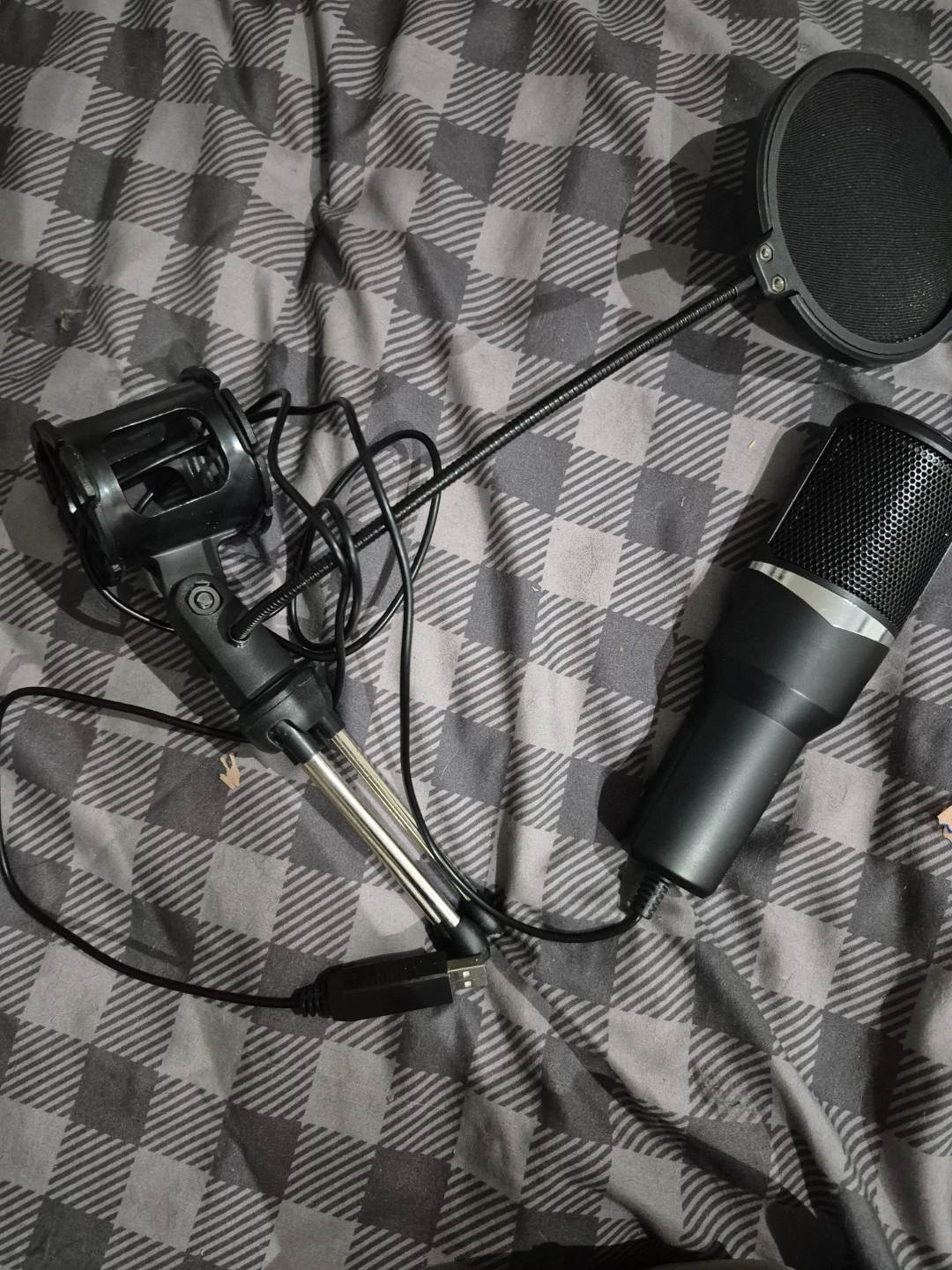USB Condenser Microphone with Pop Filter and Stand - photo 2