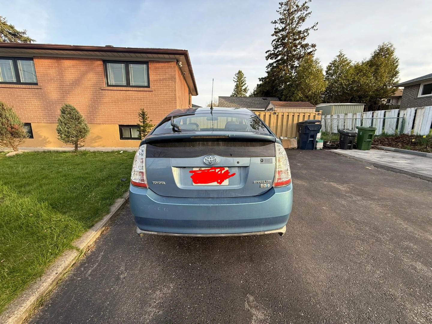 Blue Toyota Prius Hybrid - photo 2