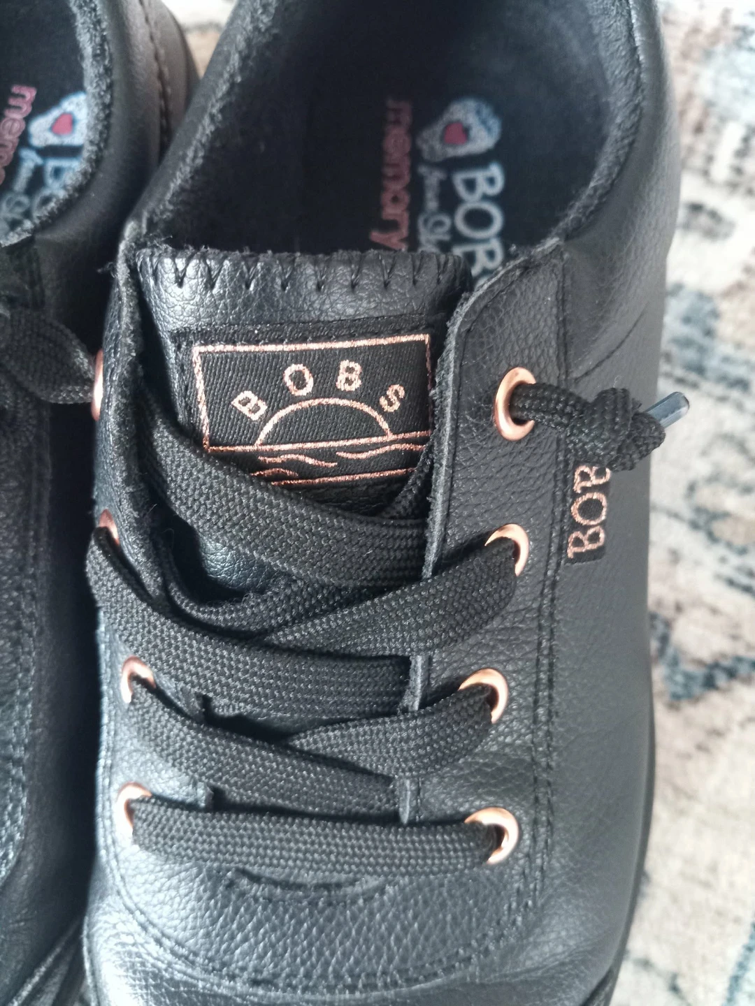 Bobs Memory Foam Leather Skechers size 5.5 🌱