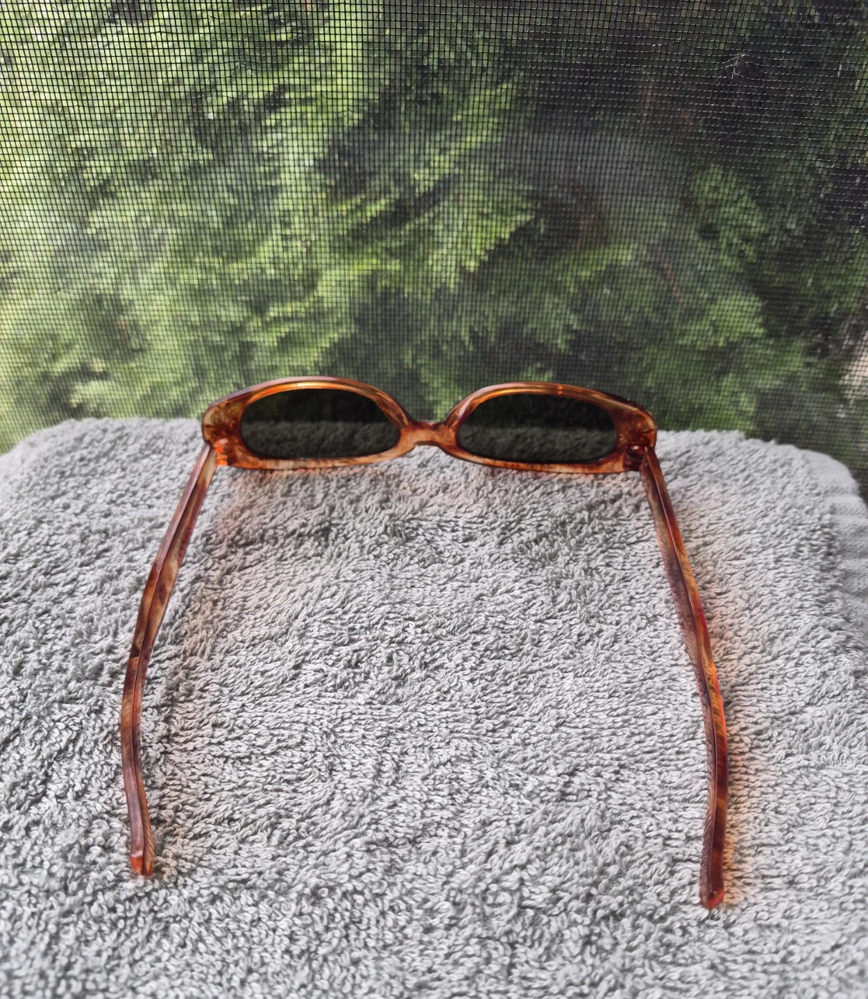 Vintage Tortoiseshell Sunglasses with Embellishments - photo 4