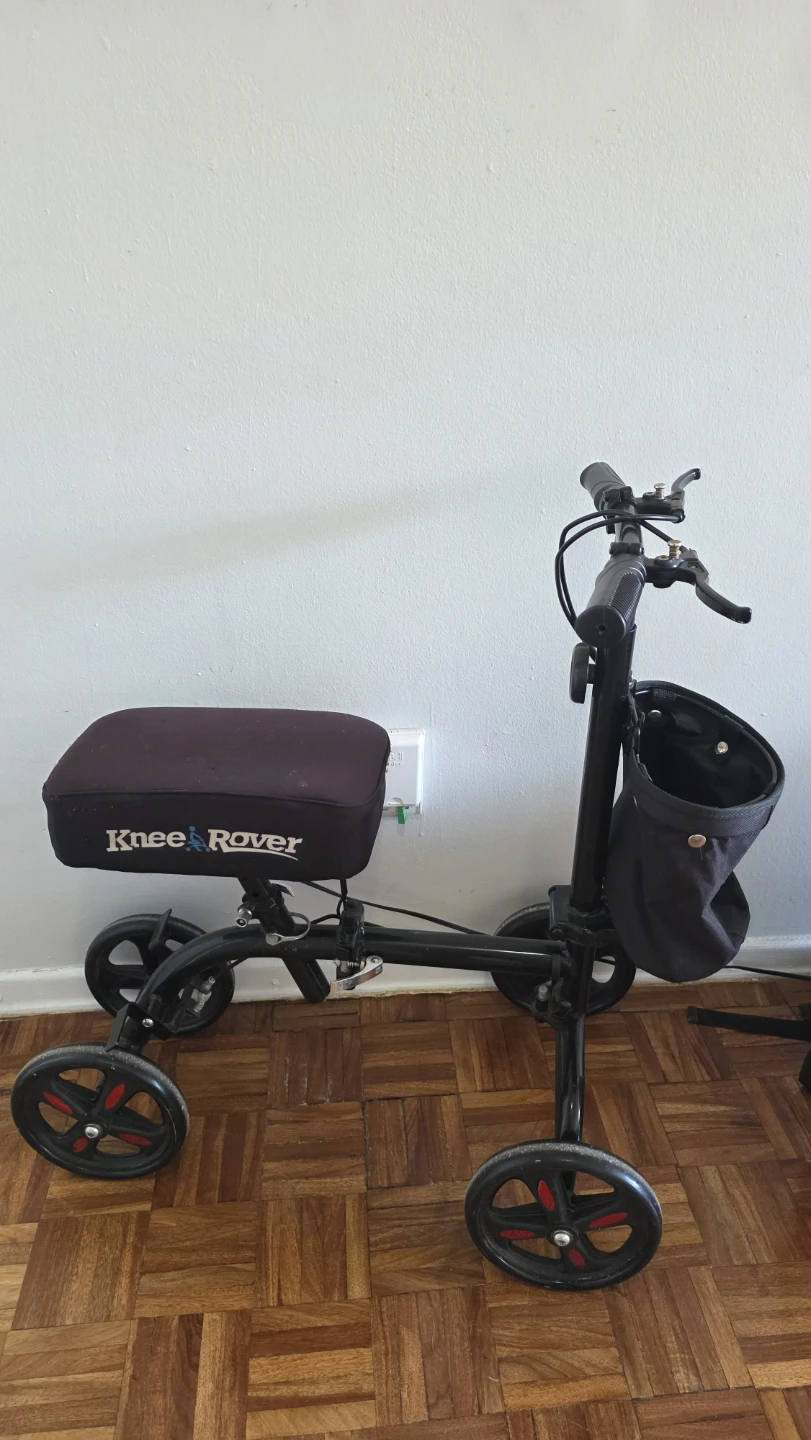 Knee Rover Walker with Basket