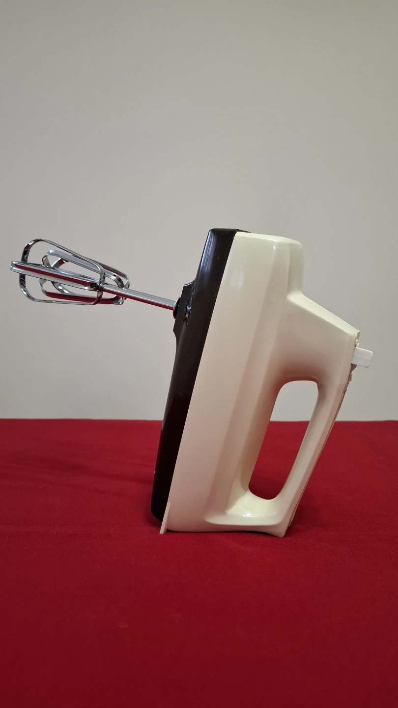 Vintage Iona Selection II Hand Mixer