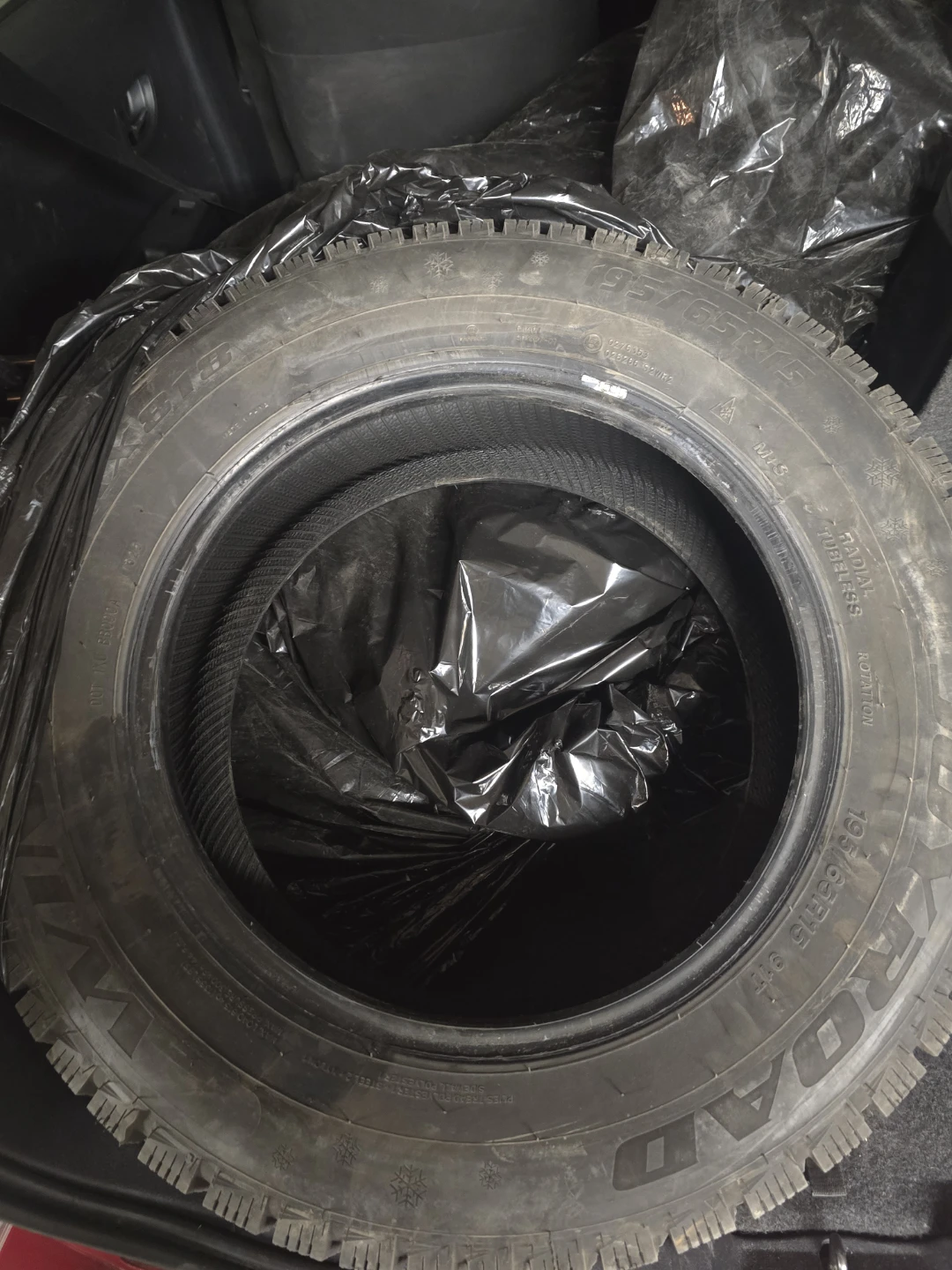 Goodyear Wintercommand Tire 195/65R15 - photo 2
