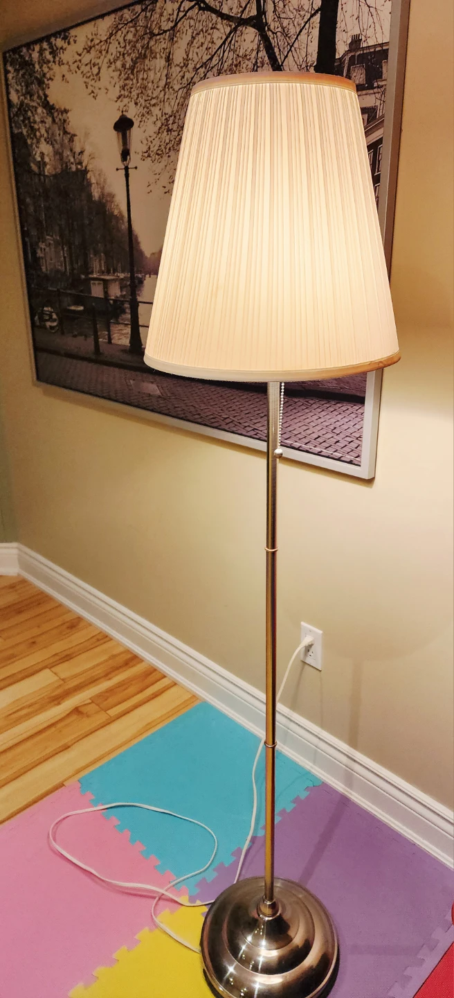 IKEA ÅRSTID Floor Lamp - Brass/White