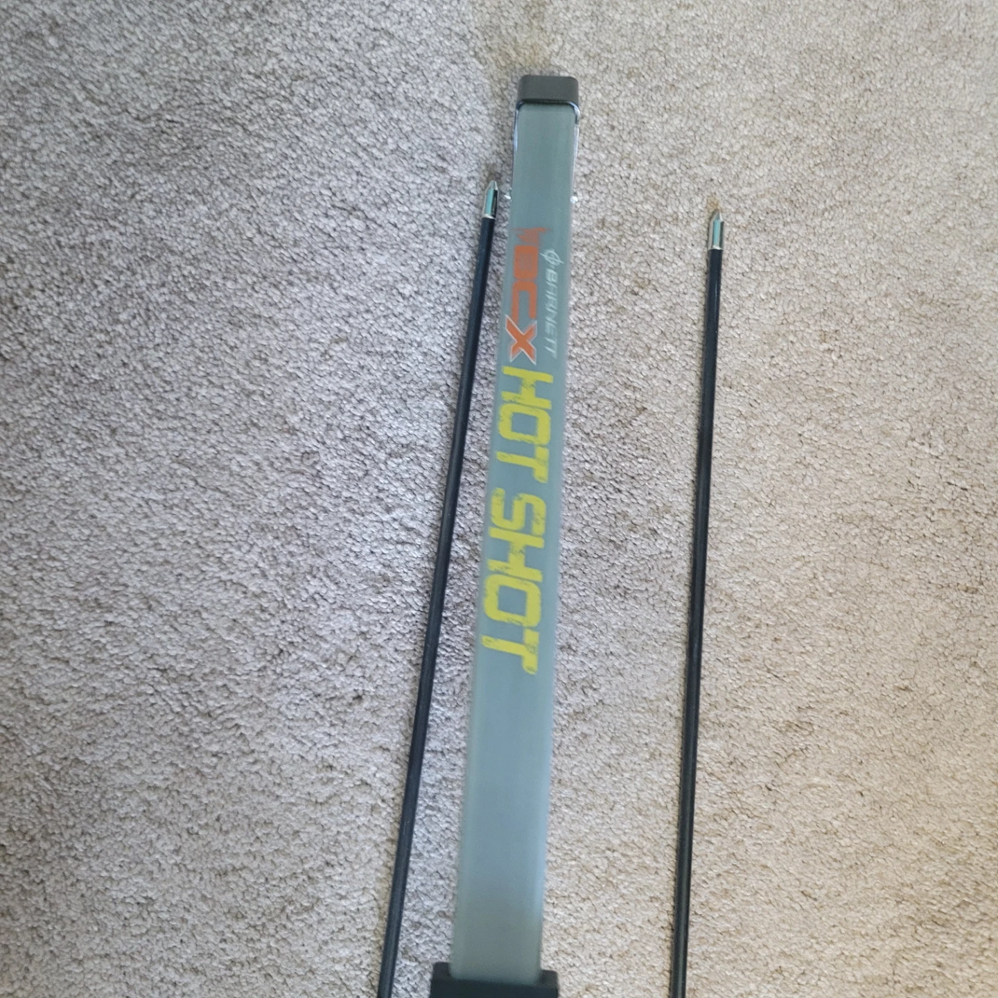 Garnett Hot Shot Bow with Arrows
