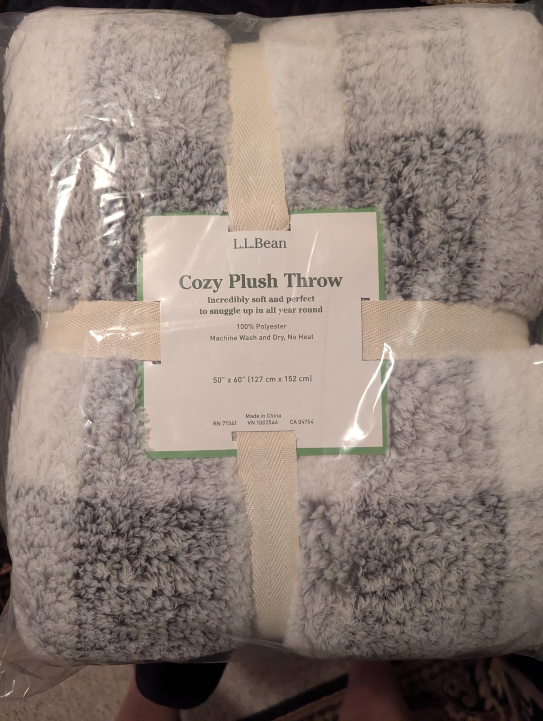 LL BEAN POLYESTER THROW