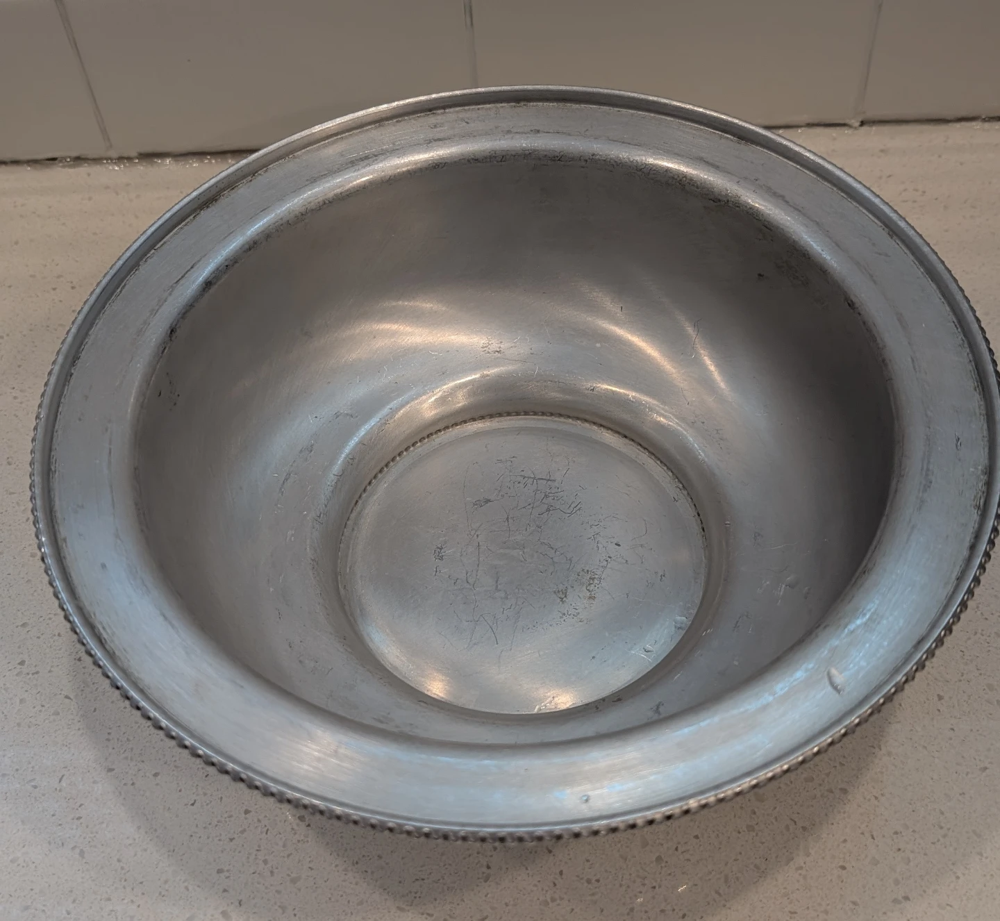 Vintage Aluminum Covered Casserole Carrier - photo 3