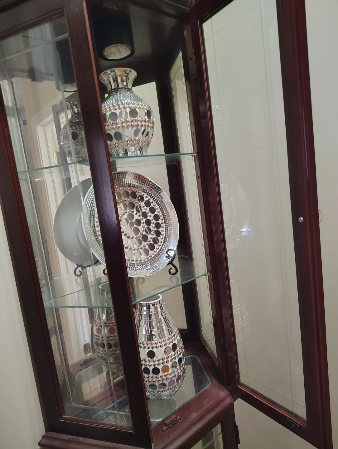 Decorative Glass Corner Display China cabinet