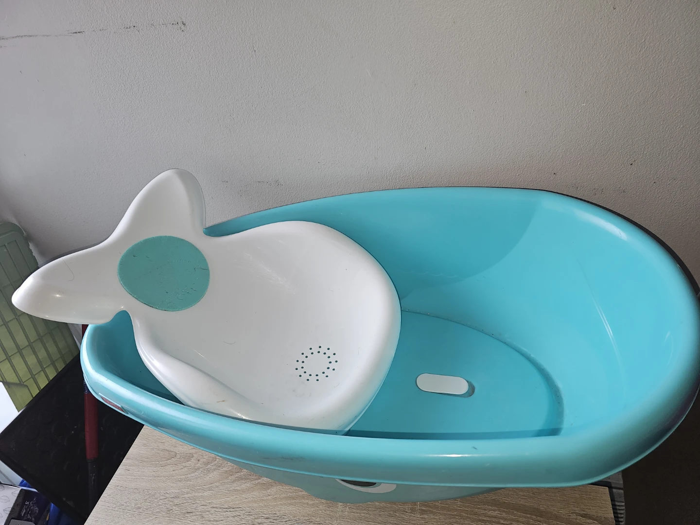 Fisher-Price Whale Baby Bath Tub - photo 2