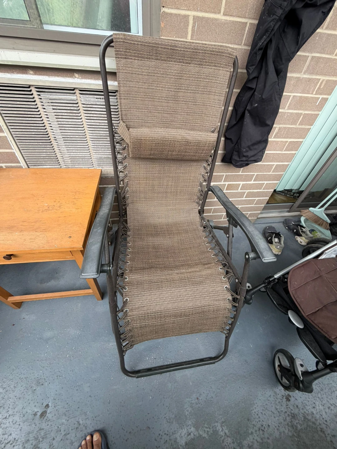 Brown Zero Gravity Chair - photo 3