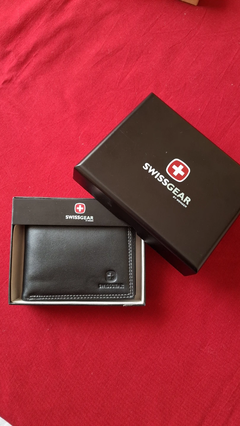 Swiss Gear Black Genuine Leather Bifold Wallet