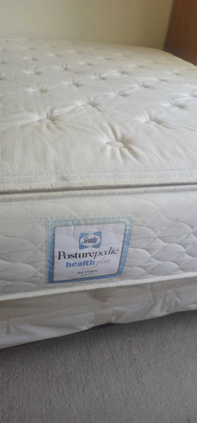 King Mattress \Sealy Posturepedic Health Plus Bryden Mattress