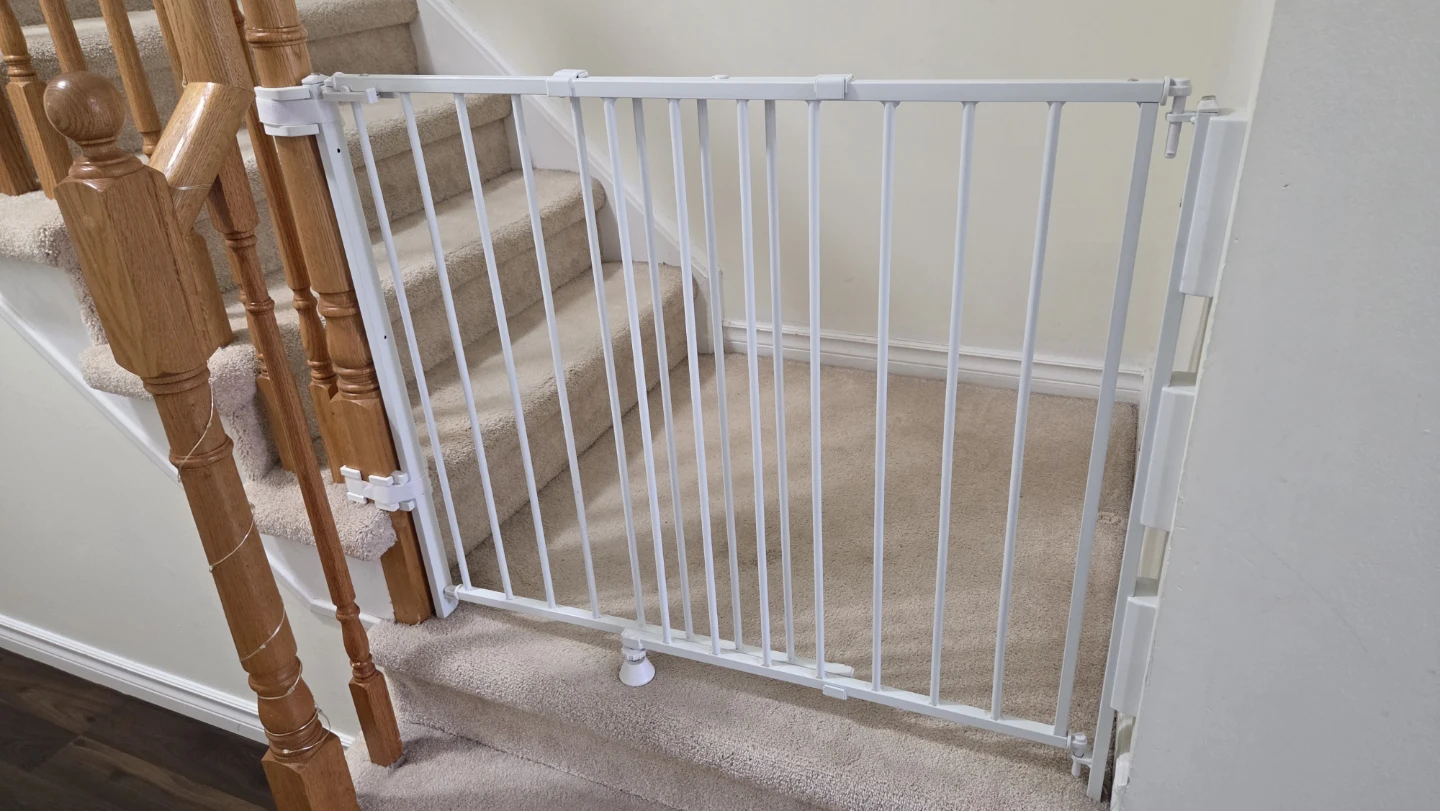 White Metal Baby Safety Gate - photo 2